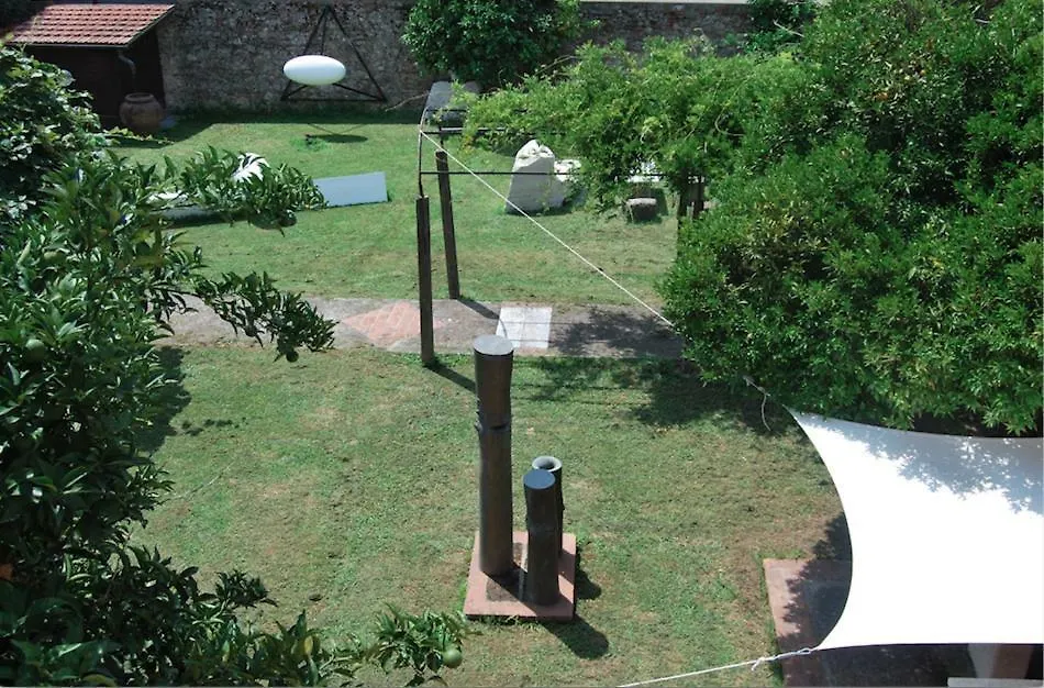 B&B L' Orangerie Pietrasanta Bed & Breakfast